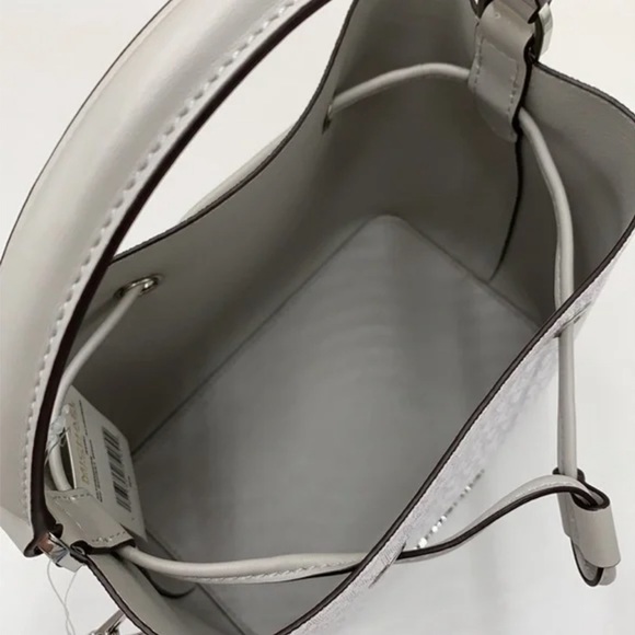 MICHAEL KORS SURI MEDIUM BUCKET BAG - Picture 4 of 11